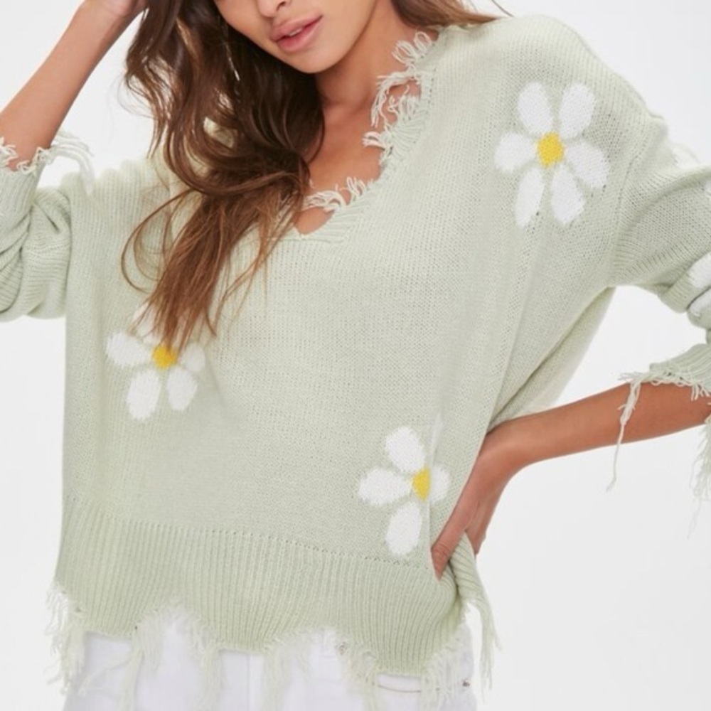Frayed Hem Floral Sweater in Light Green